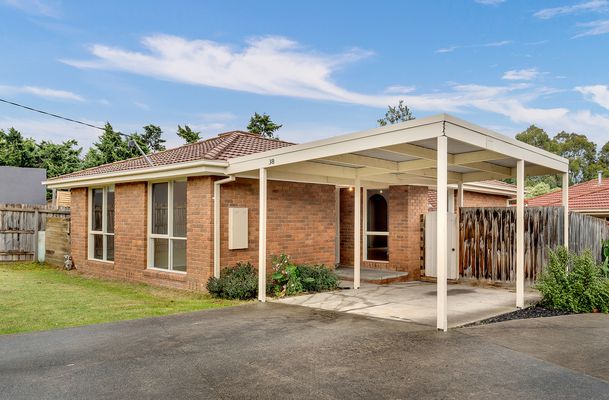 38 Bainbridge Close, Craigieburn