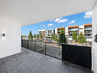 132 / 33 Quay Boulevard, Werribee South