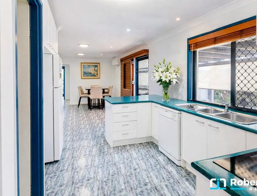 Spacious Home Offering Privacy, Pool & Side Access image 11
