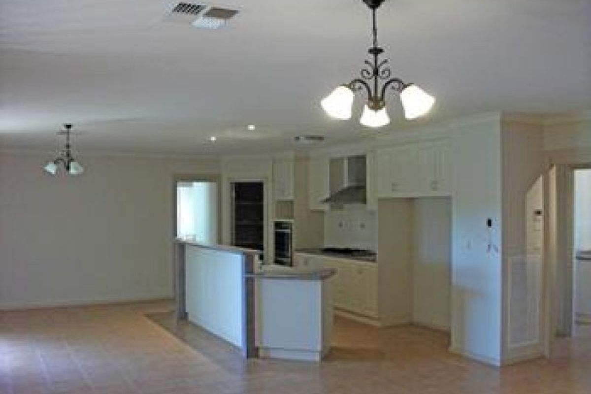 10 Gardadale Drive, Kyabram