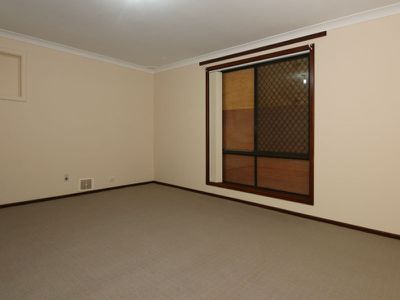 9 Watts Close, Boulder