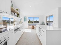 39 Southlake Drive, Varsity Lakes