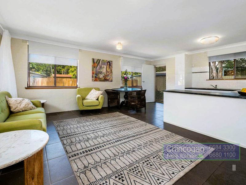 1 / 6 Boondoon Crescent, Ocean Shores