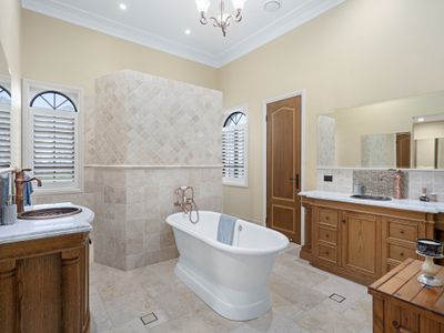 33 Wilga Drive, Bunya