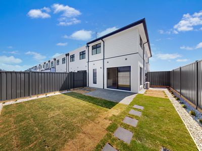 2 Boysenberry Close, Clyde North