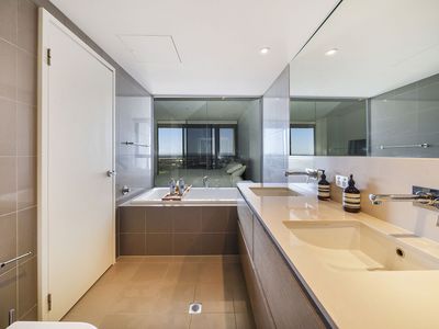 1806 / 96 Bow River Crescent, Burswood