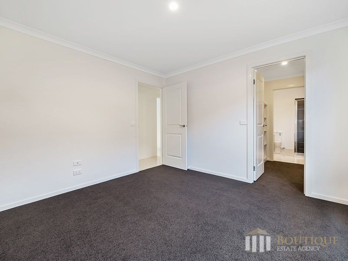 8 Frogmore Street, Pakenham