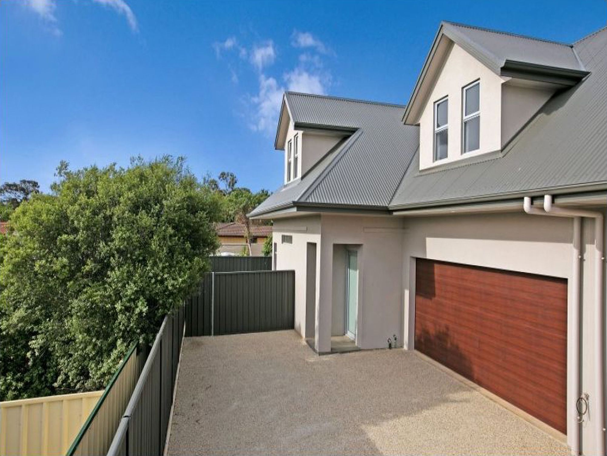 4 / 30 West Lakes Boulevard, Albert Park