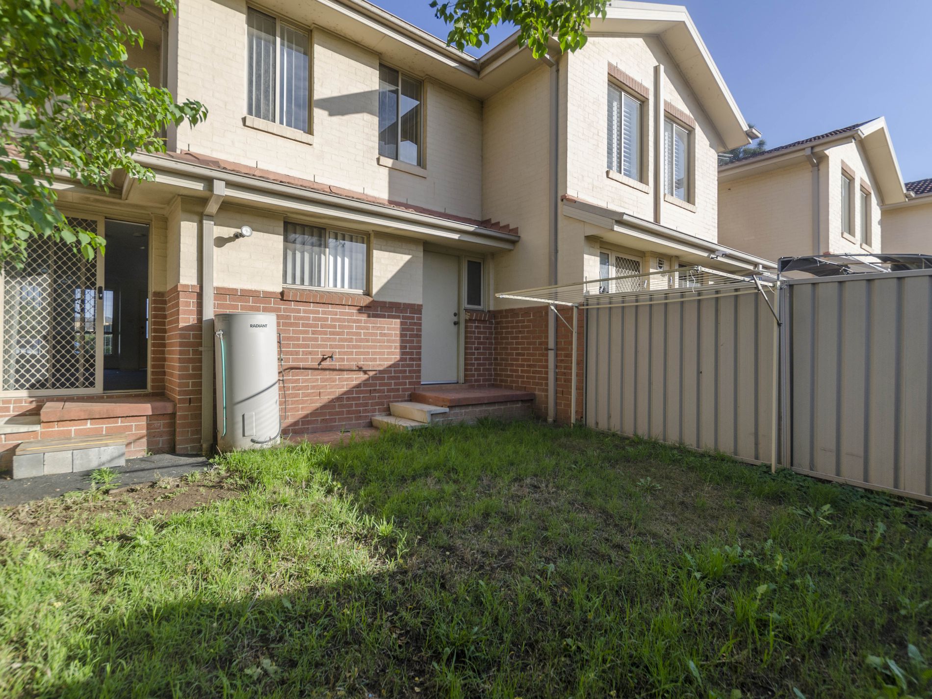 4 / 12 Pine Road, Casula