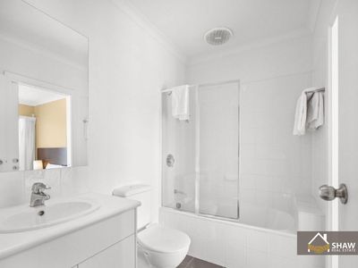 34/9 Greg Norman Drive, Sanctuary Lakes