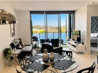 Promenade 4018 / 37 Harbour Road, Hamilton