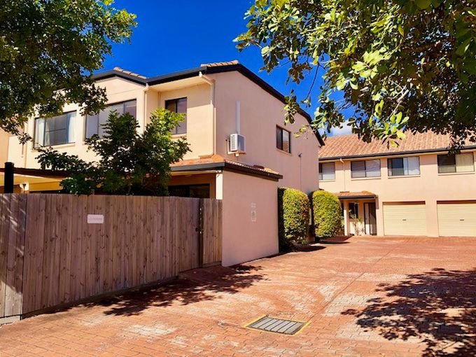 9 / 8 YALLANGA PLACE, Mooloolaba