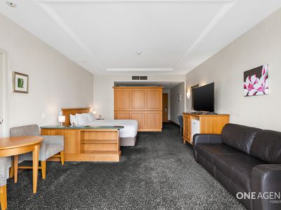 303 / 2801-2833 Gold Coast Highway, Surfers Paradise