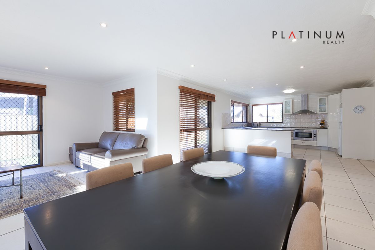 13 LE MANS DRIVE, Mermaid Waters