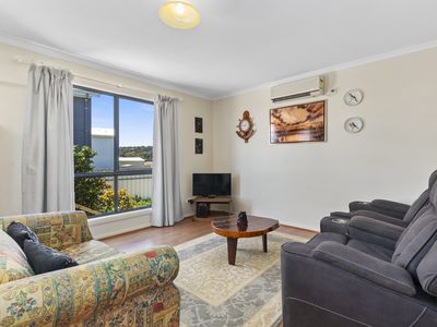 10 Resolute Avenue, Normanville
