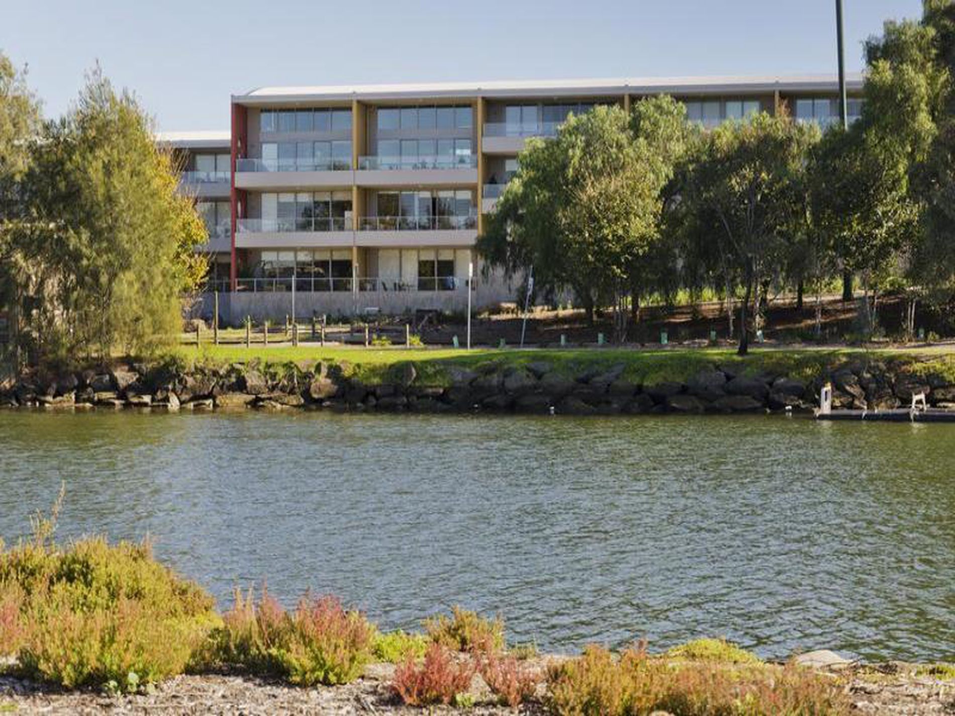 10 / 2 Saltriver Place, Footscray