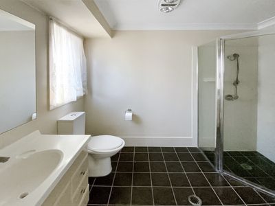 2/4 Parkes Street, Forbes