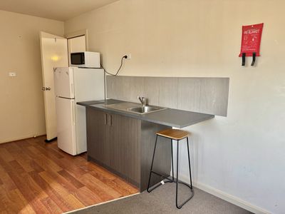 9 / 5 Rayhur Street, Clayton South