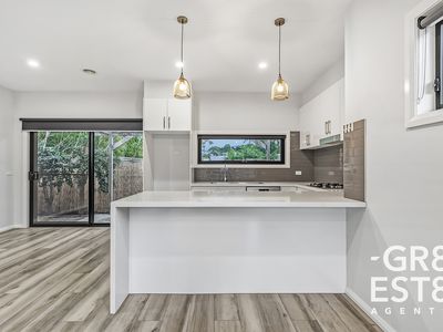 2 / 8 Ardmore Street, Cranbourne