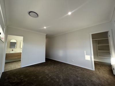 27 Sunningdale Close, Dubbo