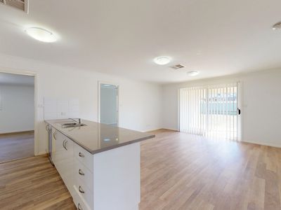 22 Dalbeattie Crescent, Dubbo