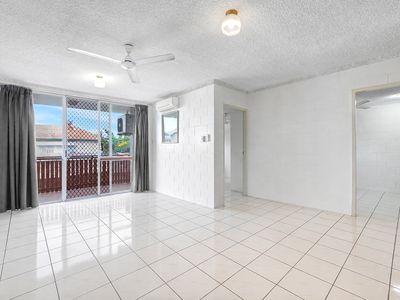17/186 Lake St, Cairns North