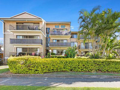 9 / 4 Mary Avenue, Mermaid Beach