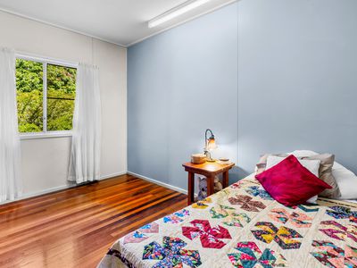 86 Bay Road, Coconuts