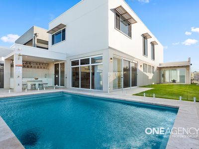 10 Seaside Avenue, Shell Cove