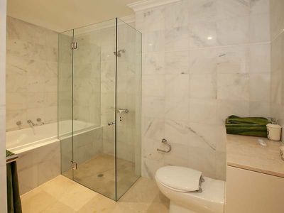 302 / 173 Mounts Bay Road, Perth