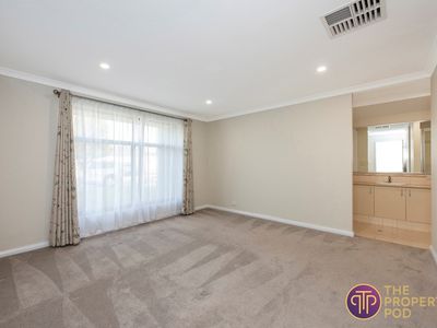 39 Sellafield Bend, Waikiki