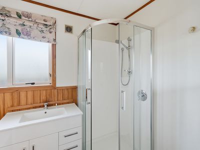 15 Wychwood Crescent, Bishopdale