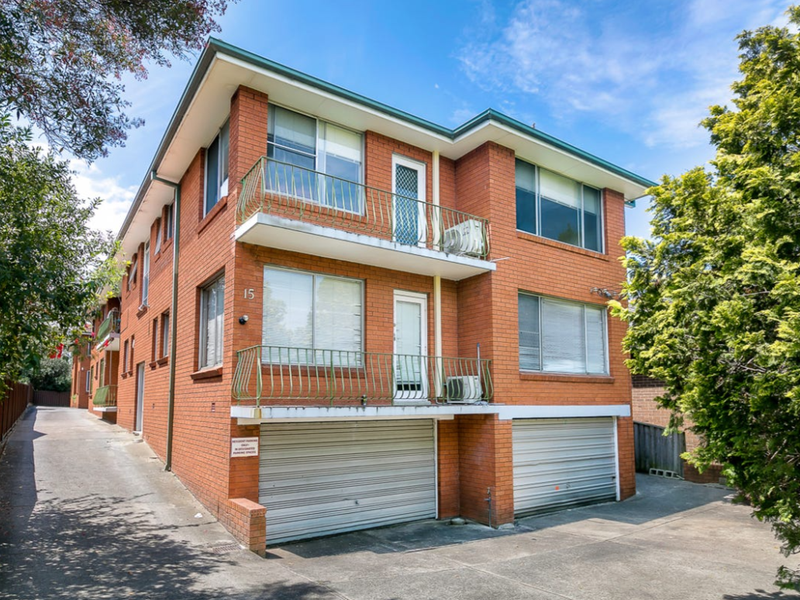 12 / 15 Burton Street, Concord