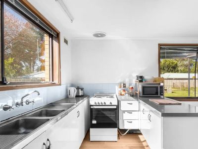 4 Oshannessy Street, Pakenham