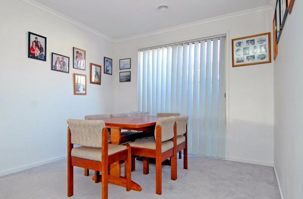 8 Glama Court, Roxburgh Park