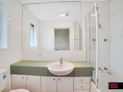 18 / 5 Young Street, Crestwood