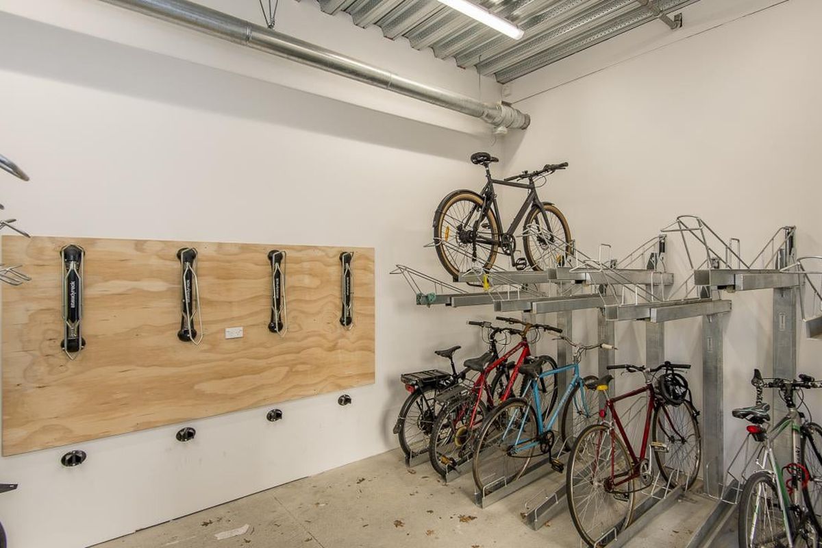 105 / 231 Madras Street, City Centre