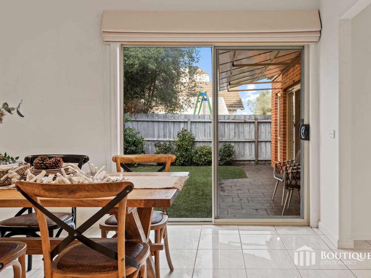 16 Somerset Drive, Dandenong North