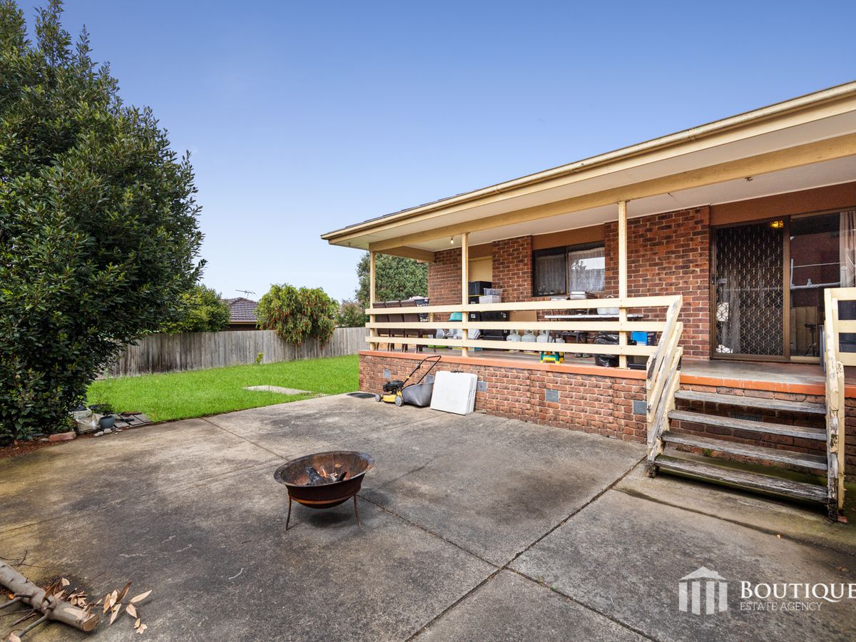 104 Bellbrook Drive, Dandenong North
