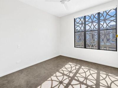 16 / 37 Sickle Avenue, Hope Island