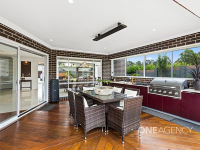 1 Honeybee Crescent, Calderwood