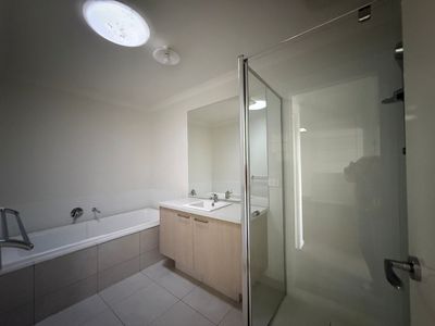 33 Brentham Crescent, Werribee