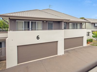 6/215 Benowa Road, Benowa