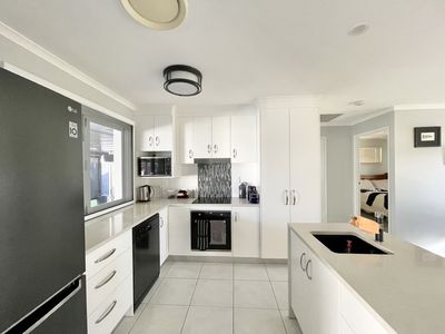 6 King Arthur Court, Urangan