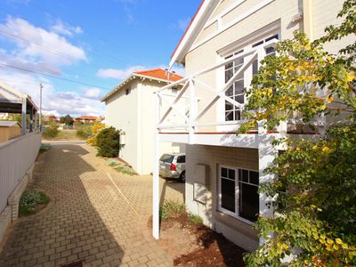 2 / 19 Kitchener Avenue, Burswood