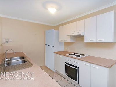 10 / 17 Gibbs St, Churchill