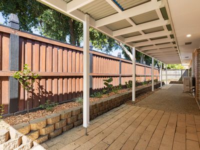 2 / 16 Riversdale Boulevard, Banora Point