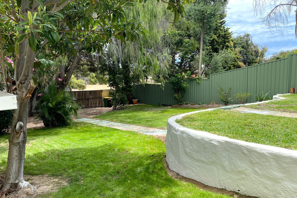 84 Safety Bay Rd, Shoalwater