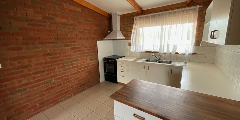 2A Lewis Street, Euroa