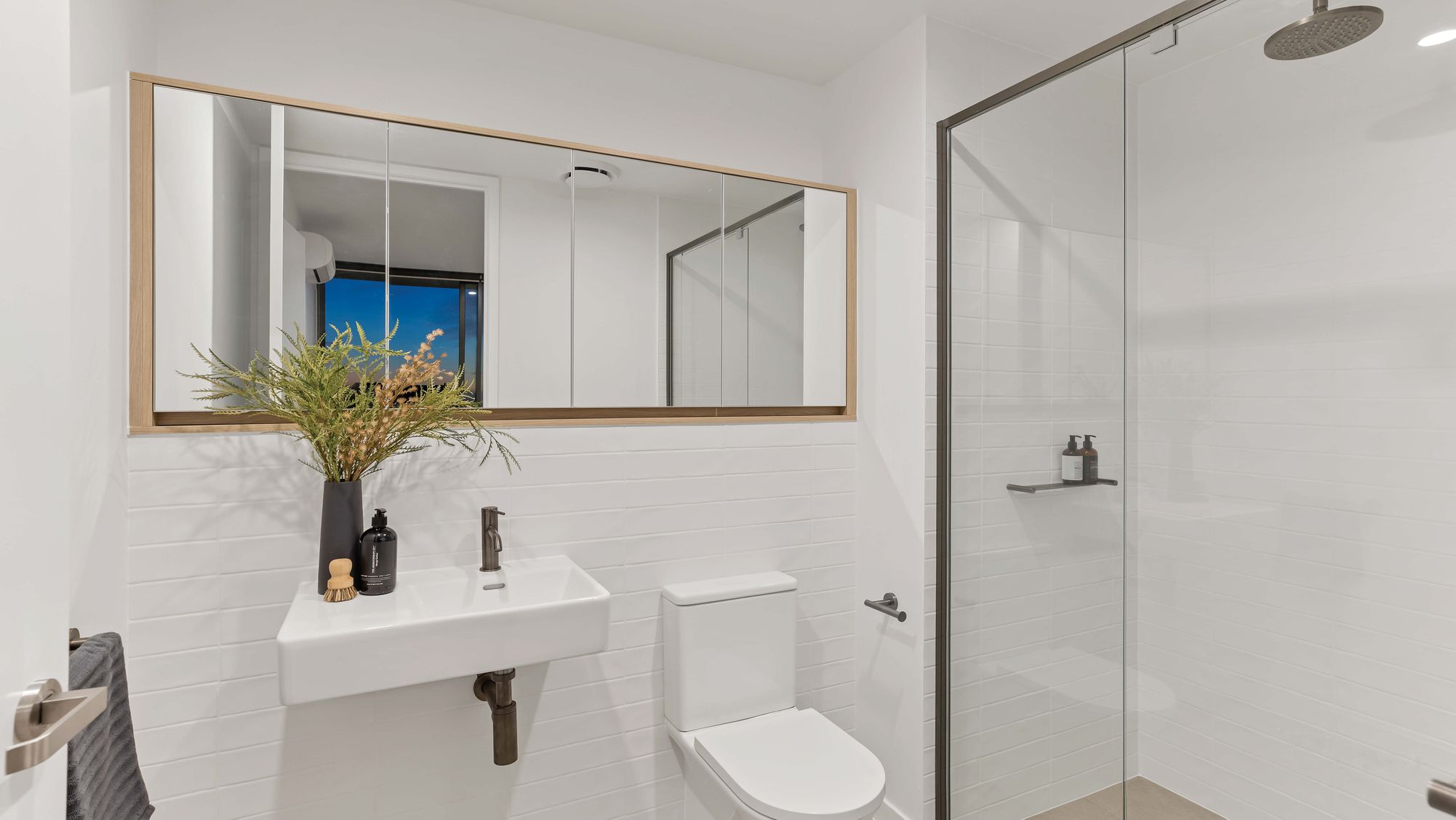 903 / 17 Penny Place, Adelaide
